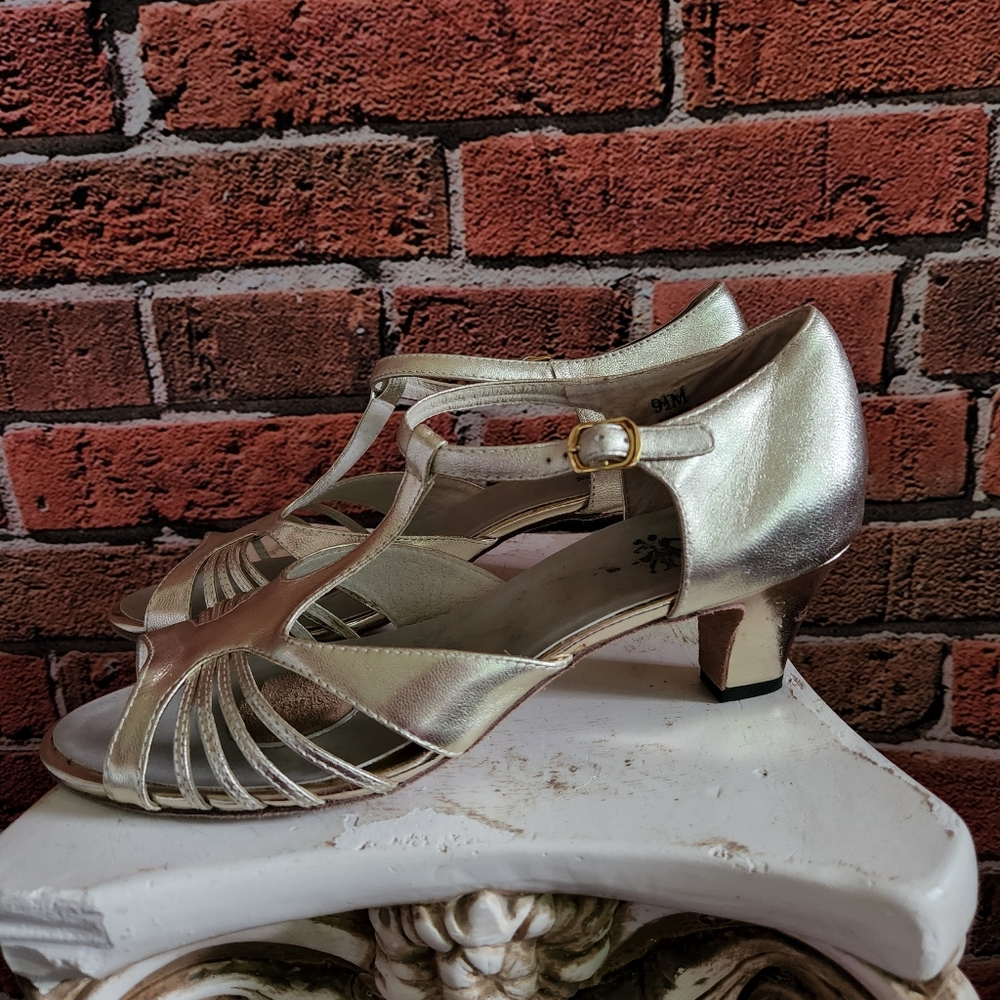 Dancing Dolls - image 3